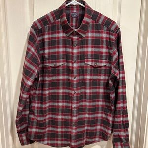 Untuckit men’s flannel shirt